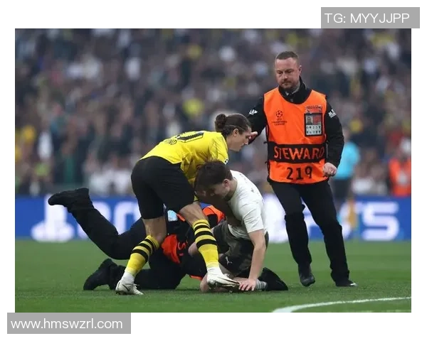 欧冠决赛场地问题引发热议温布利草坪质量遭球员集体吐槽