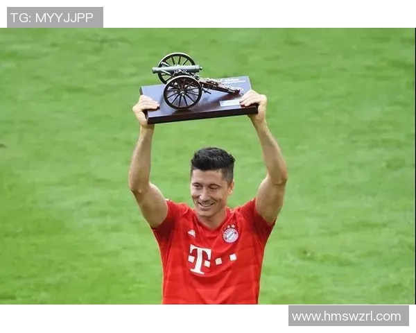 莱万携手球队再创辉煌追逐金靴梦想的奋斗历程与精彩瞬间